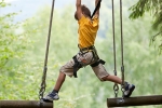 Descarga adrenalina al mismo tiempo que disfrutas de tu viaje. Elige la opción de actividad de aventura al reservar tu hotel y descubre tus límites de aventurero Actividad Aventura